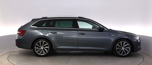 Skoda Superb 2 of 5