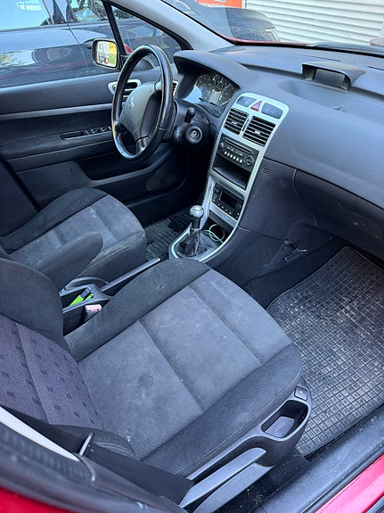 Peugeot 307 SW 4 of 5