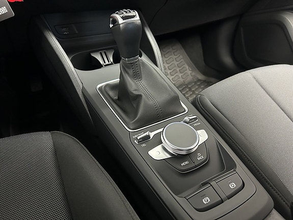 Audi Q2 15 of 16