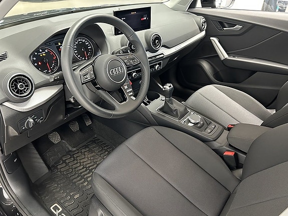 Audi Q2 8 of 16