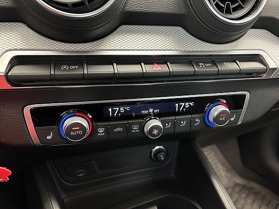 Audi Q2 14 of 16