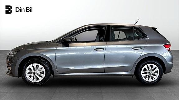 Skoda Fabia 2 of 13