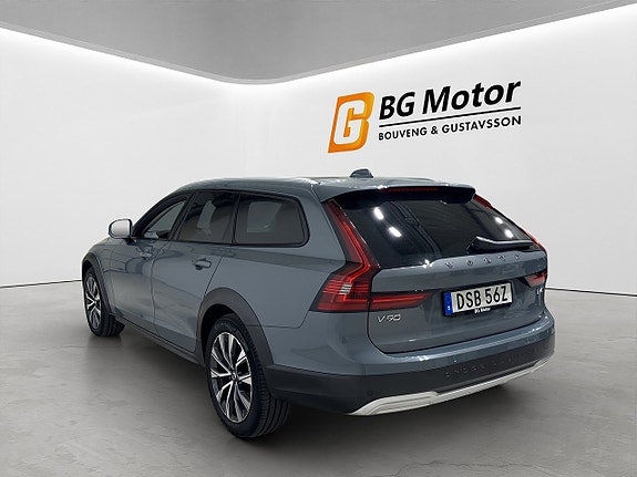 Volvo V90 Cross Country 6 of 22