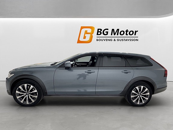 Volvo V90 Cross Country 7 of 22