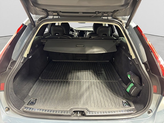 Volvo V90 Cross Country 11 of 22