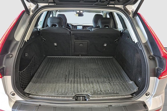 Volvo XC60 11 of 11