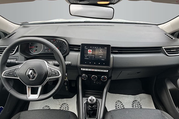 Renault Clio 12 of 15