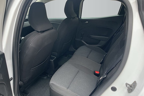 Renault Clio 11 of 15