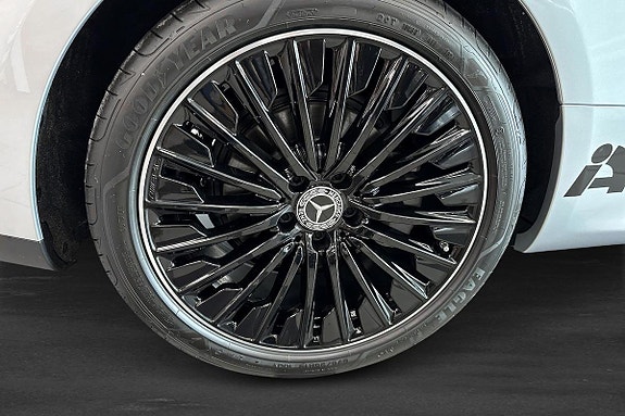 Mercedes-Benz CLE200 5 of 5