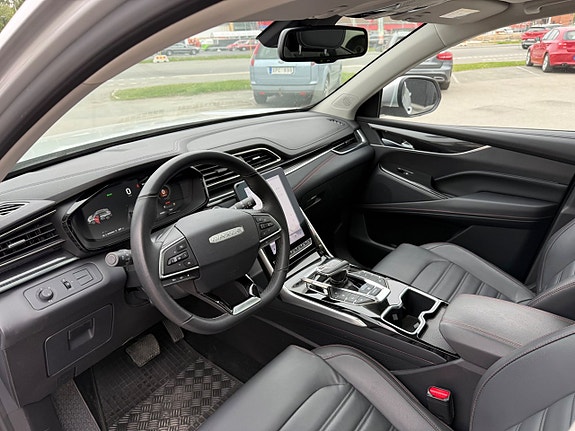 Maxus Euniq 6 7 of 13