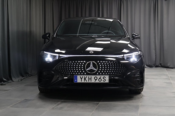 Mercedes-Benz CLA250+ 3 of 5