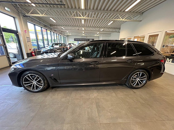 BMW 520d 3 of 5