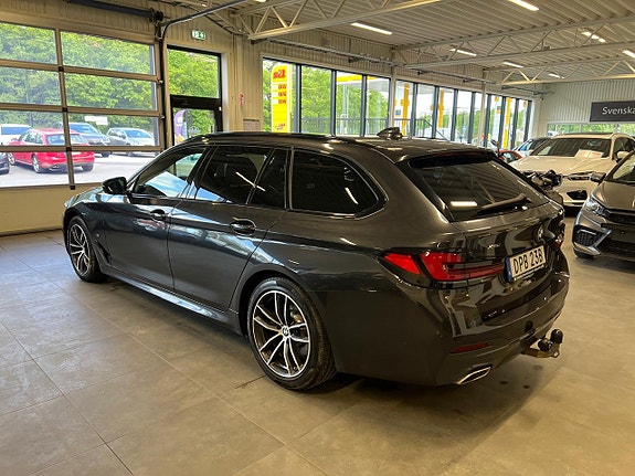 BMW 520d 4 of 5