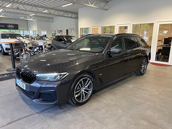 BMW 520d 2 of 5