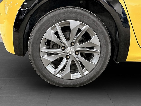 Peugeot e-208 16 of 19