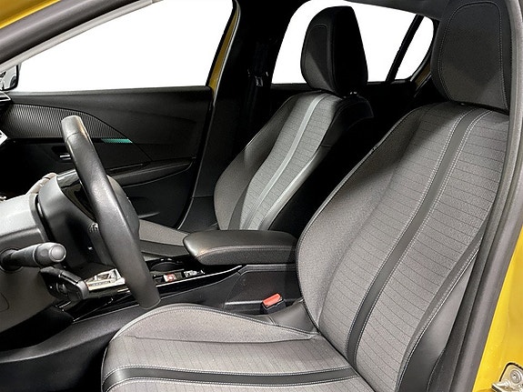 Peugeot e-208 4 of 5
