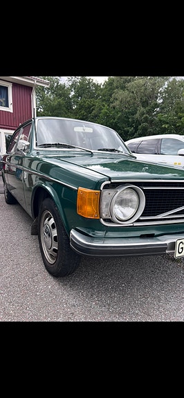 Volvo 142 2 of 4