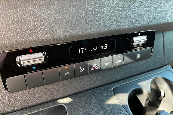 Mercedes-Benz eSprinter 420 13 of 14