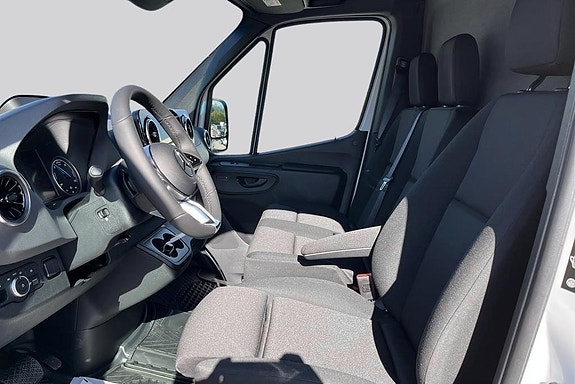 Mercedes-Benz eSprinter 420 8 of 14