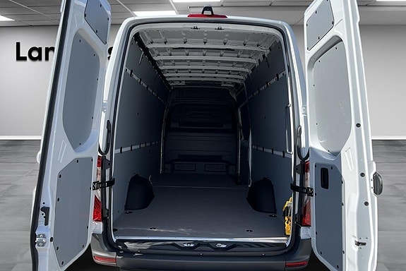Mercedes-Benz eSprinter 420 9 of 14