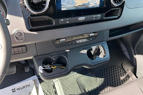 Mercedes-Benz eSprinter 420 12 of 14