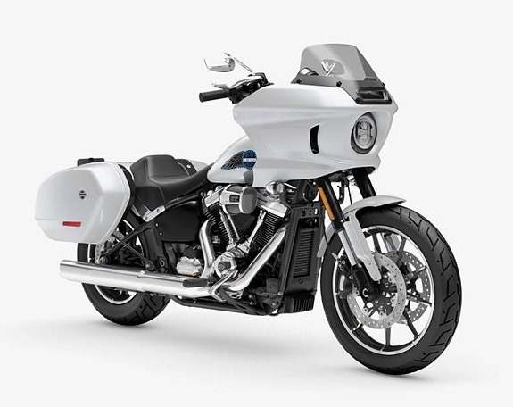 Harley-Davidson Lowrider ST 2 of 8