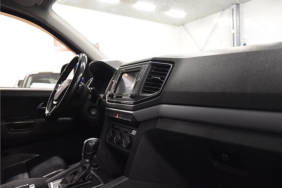 Volkswagen Amarok 8 of 20
