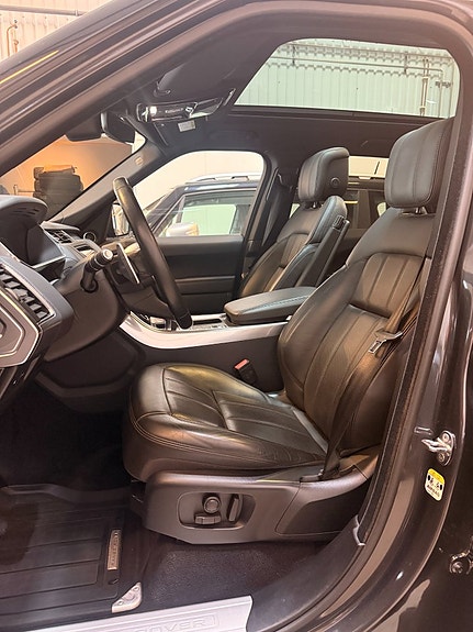 Land Rover Range Rover Sport 7 of 15