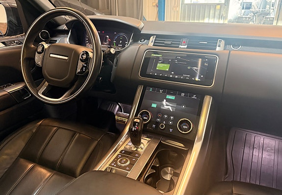 Land Rover Range Rover Sport 9 of 15