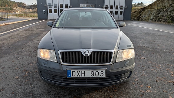Skoda Octavia 2 of 5