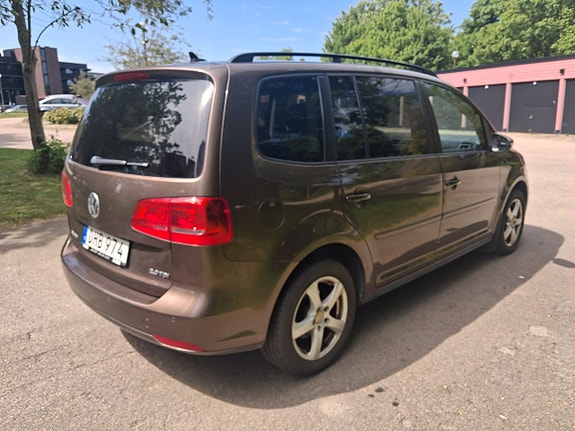 Volkswagen Touran 5 of 5