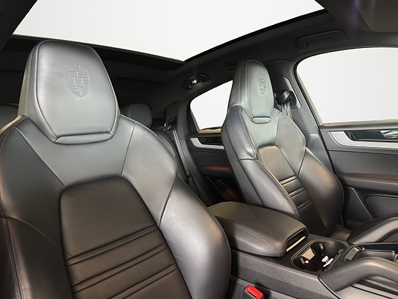 Porsche Cayenne 21 of 23