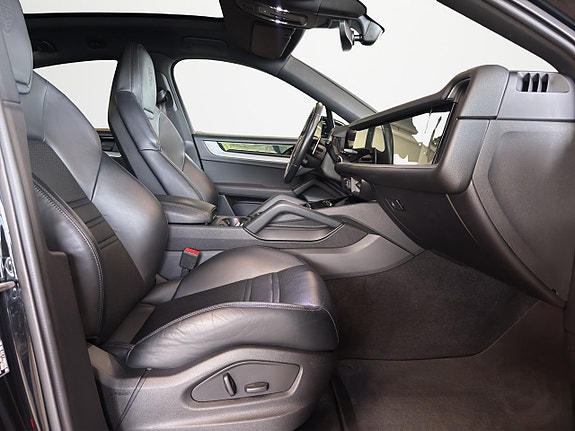 Porsche Cayenne 19 of 23