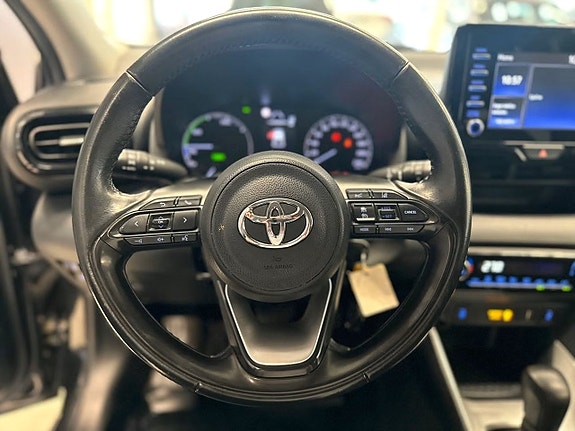 Toyota Yaris 10 of 16
