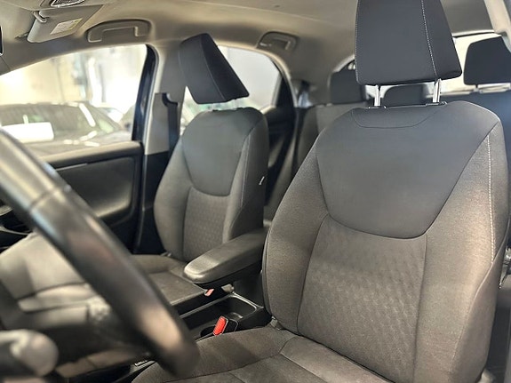 Toyota Yaris 12 of 16