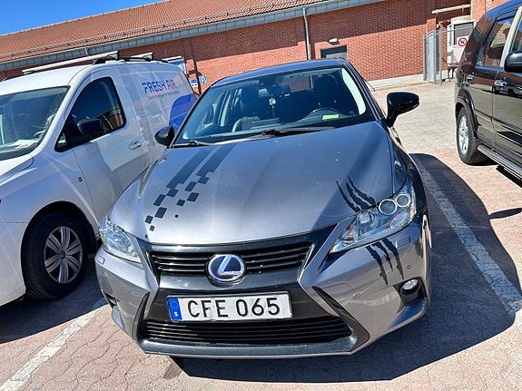 Lexus CT200h 4 of 5