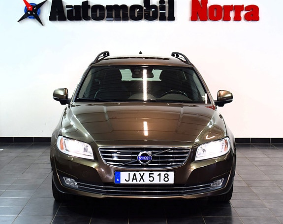 Volvo V70 4 of 5