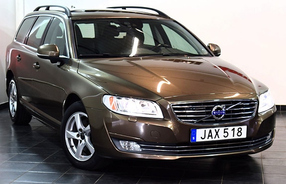 Volvo V70 3 of 5