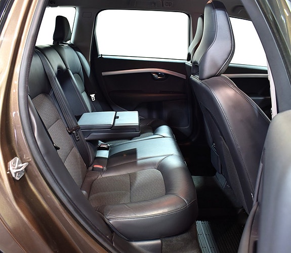 Volvo V70 19 of 23