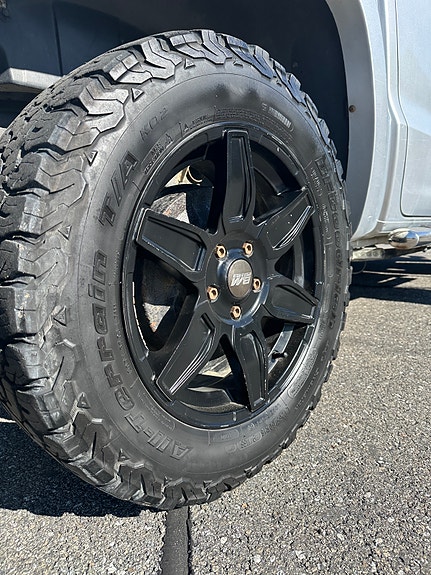Volkswagen Amarok 3 of 5