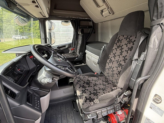 Scania R 500 A6x2NA Dragbil Boggi 6 of 10