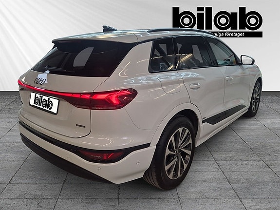 Audi Q6 e-tron 4 of 5