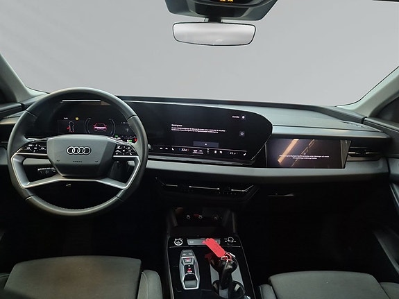 Audi Q6 e-tron 7 of 9