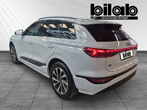 Audi Q6 e-tron 3 of 5