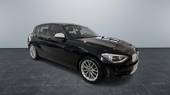 BMW 118d 2 of 5