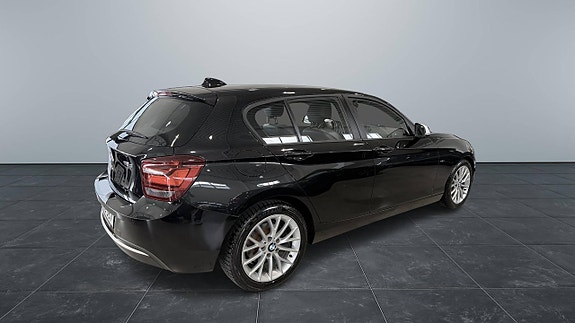 BMW 118d 4 of 5