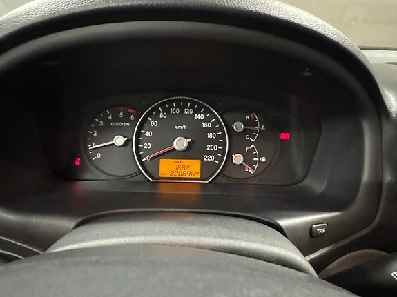 Kia Carens 13 of 16