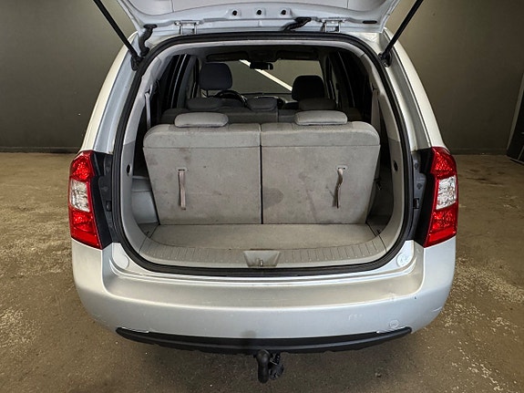 Kia Carens 5 of 5