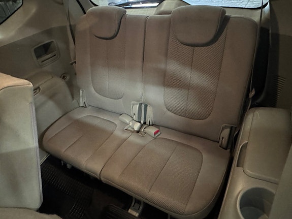 Kia Carens 14 of 16