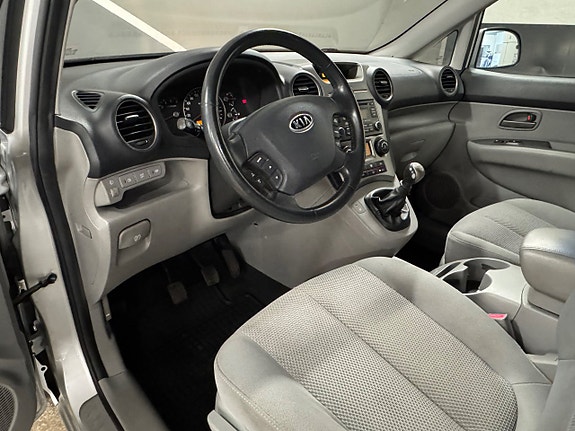 Kia Carens 15 of 16